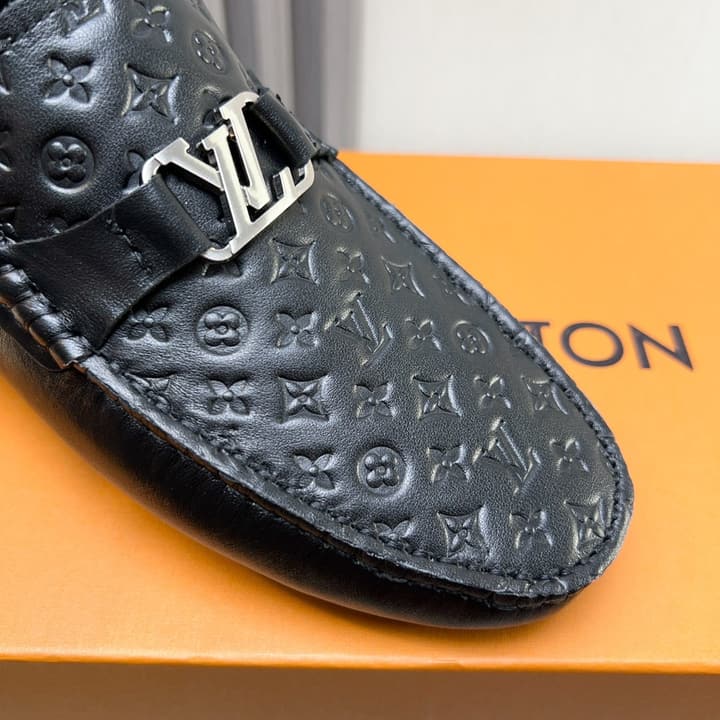 Louis Vuitton Pebbled Leather Driving Shoes in Black Textured Leather