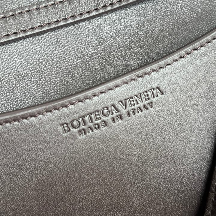 Bottega Veneta Knot Lock Crossbody Bag – 2025 Early Spring in Black Woven