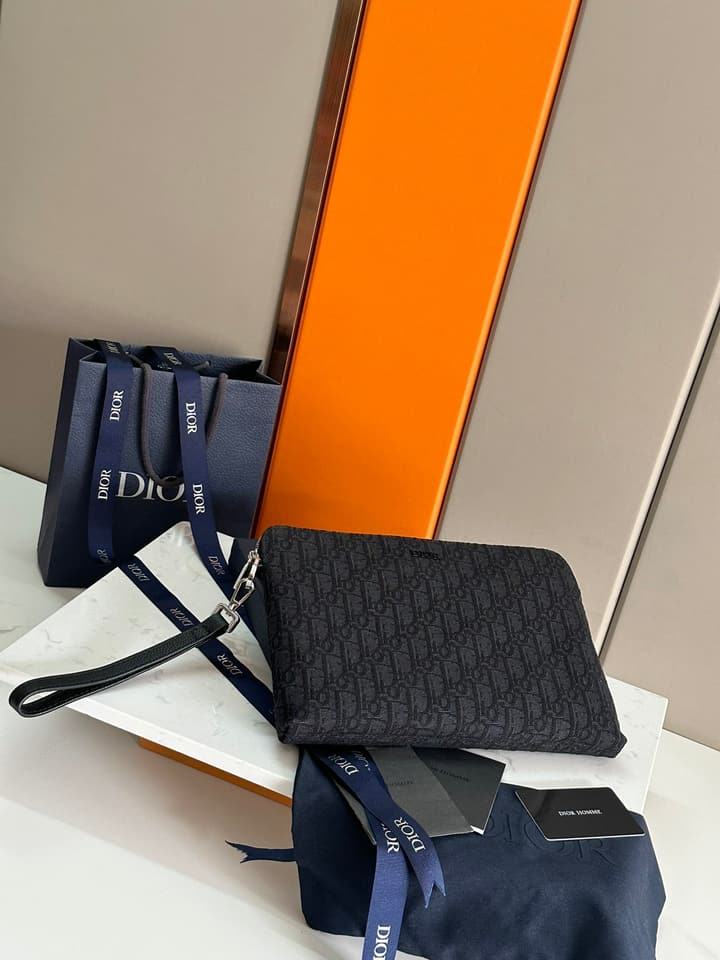 Dior Oblique Clutch Bag in Black Oblique Canvas