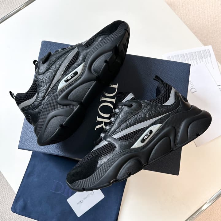 Dior B22 Men's Retro Jogging Sneakers in Black And White Patterned