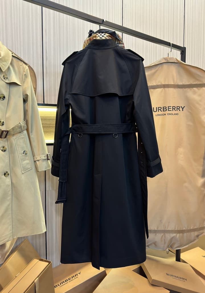 Burberry Heritage Long Trench Coat in Classic Black Trench Coat
