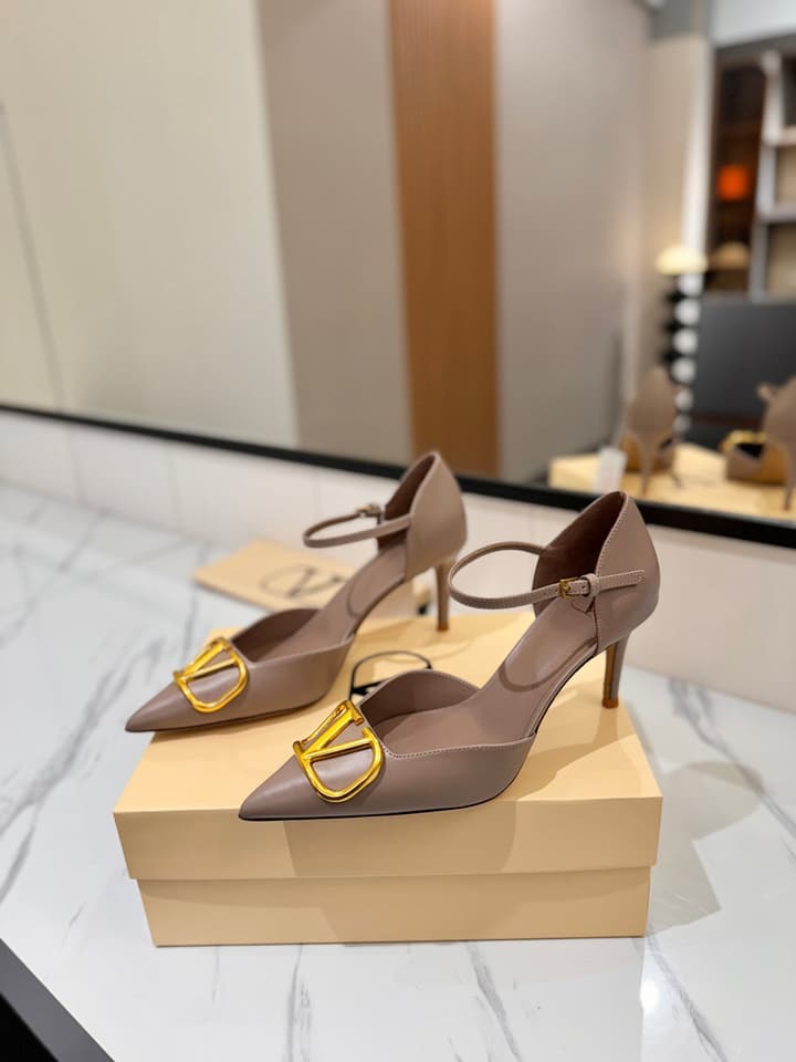 Valentino Garavani VLogo Signature Slingback Sandals in Classic Black