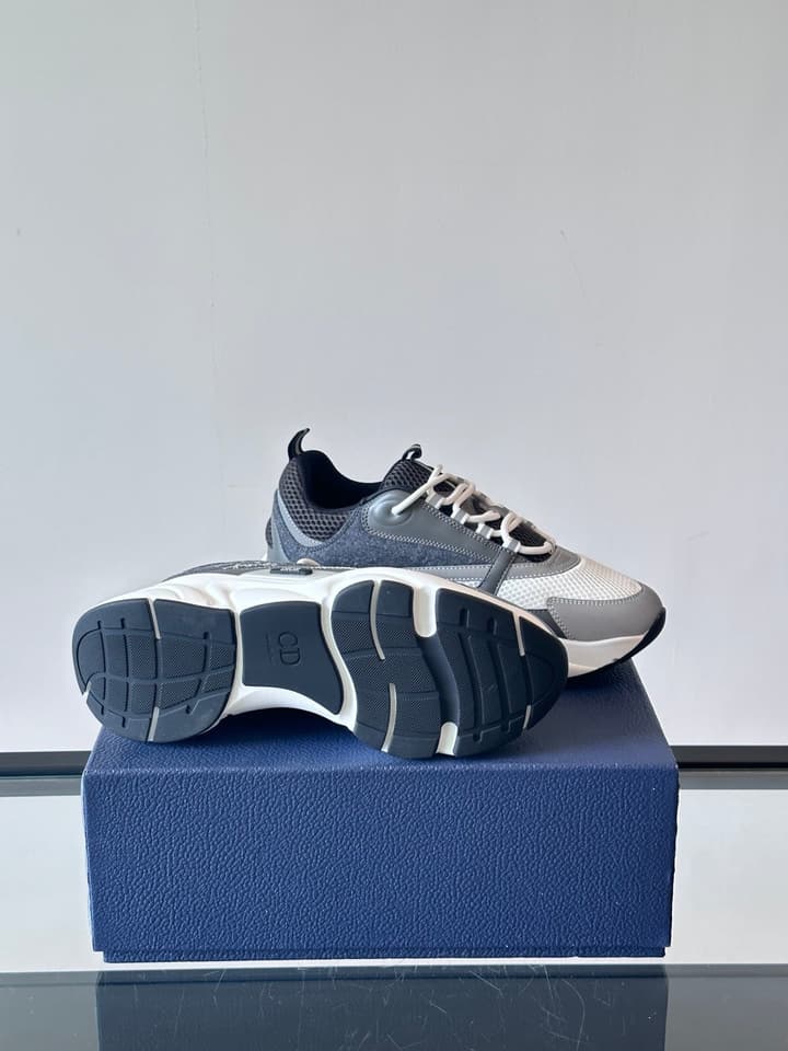 Dior B22 Retro Jogging Sneakers in Black And White Oblique