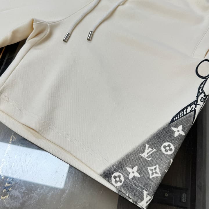 Louis Vuitton Casual Shorts – 2026 Collection in Beige