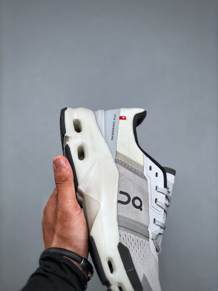 On Cloudpulse Lightweight Running Shoes