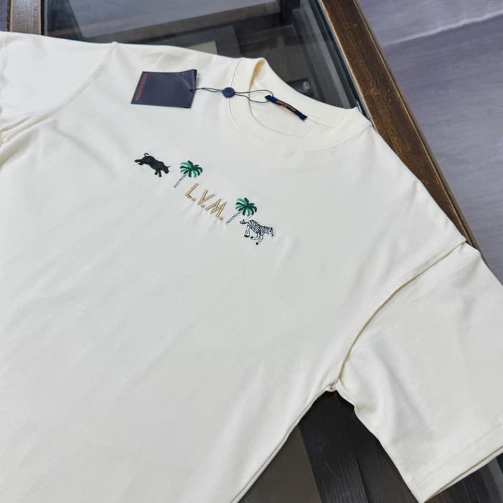 Louis Vuitton Oversized Crewneck T-Shirt – Summer Collection – 26SS in Apricot