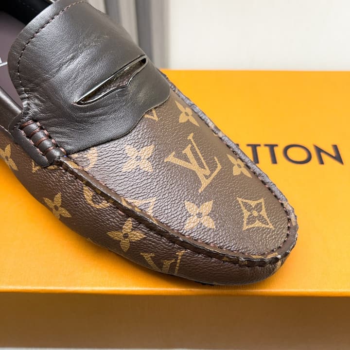 Louis Vuitton Pebbled Leather Driving Shoes in Black Textured Leather