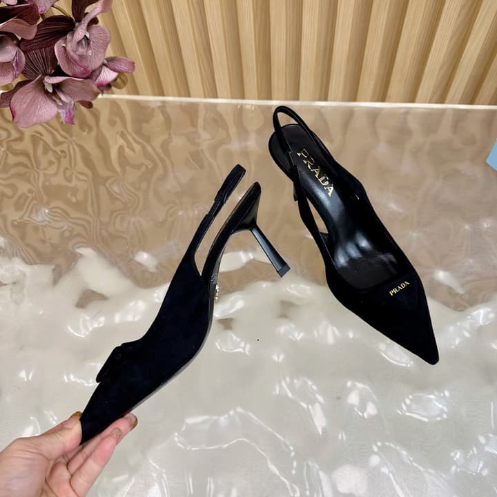 Prada 2025 Spring Pointed Toe Pumps in Matte Black