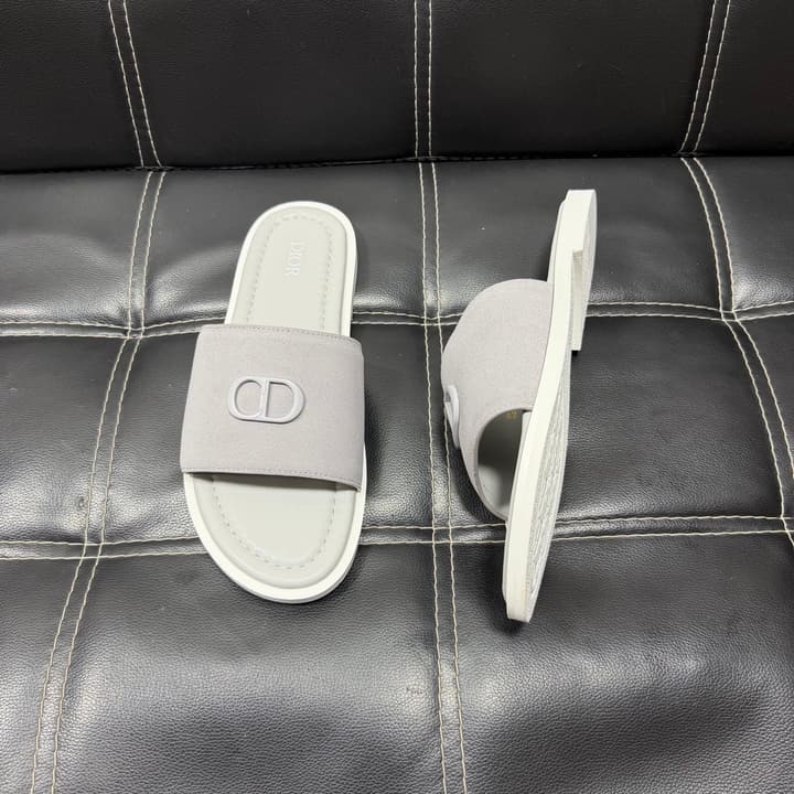 Dior Men's Pebbled Leather and Suede Slides – Spring/Summer Collection 2025 in Black Pebbled Leather Cross Strap