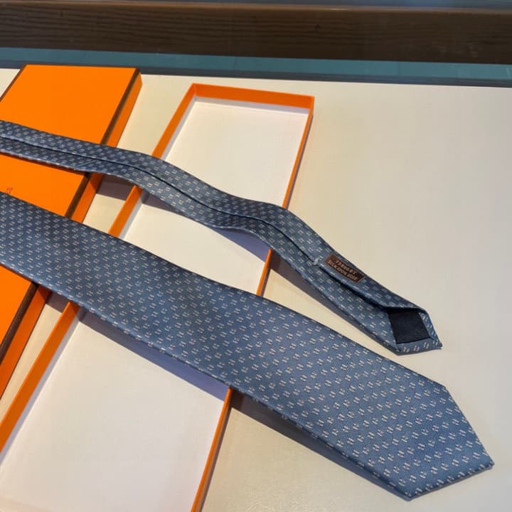 Hermès H-Letter Men's Silk Tie Series in Burgundy Microdot