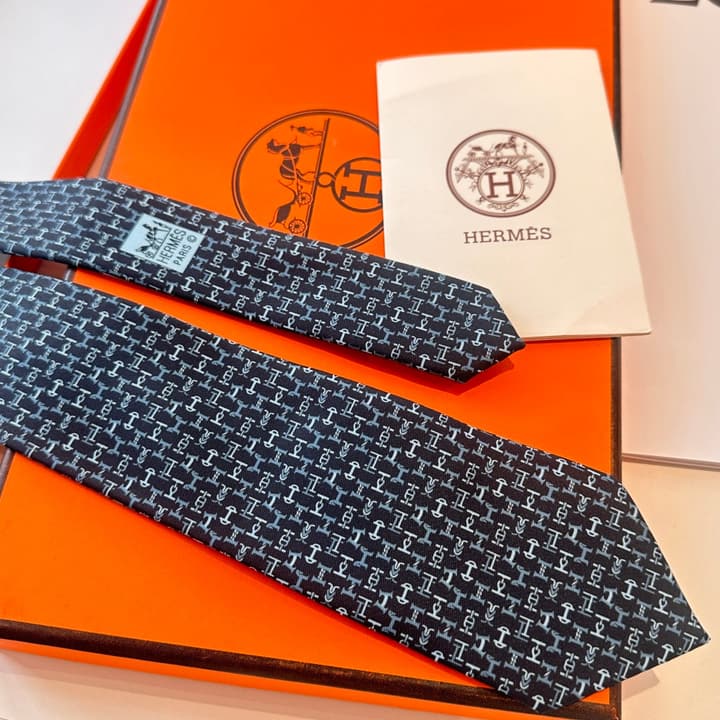 Hermès Men's Printed Silk Tie Series in Light Aqua Patterned