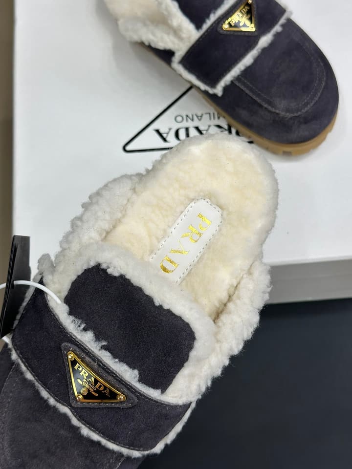Prada FW24 Suede Fur Slippers – FW24 in Beige Suede