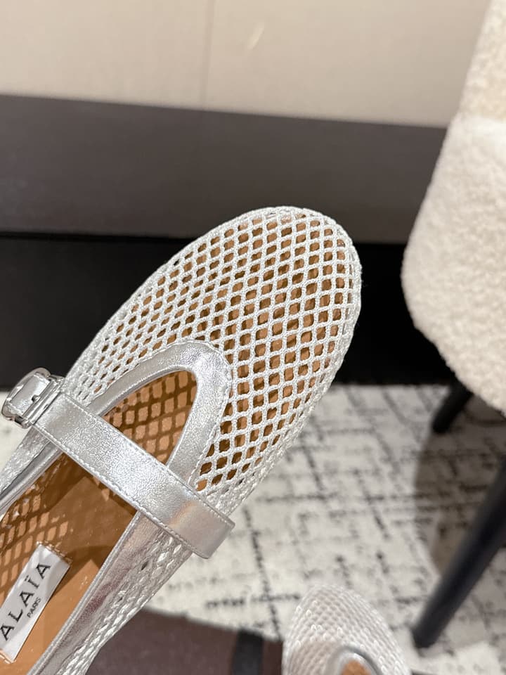 Alaïa Flat Mesh Ballet Flats – 25SS in Golden Beige Mesh