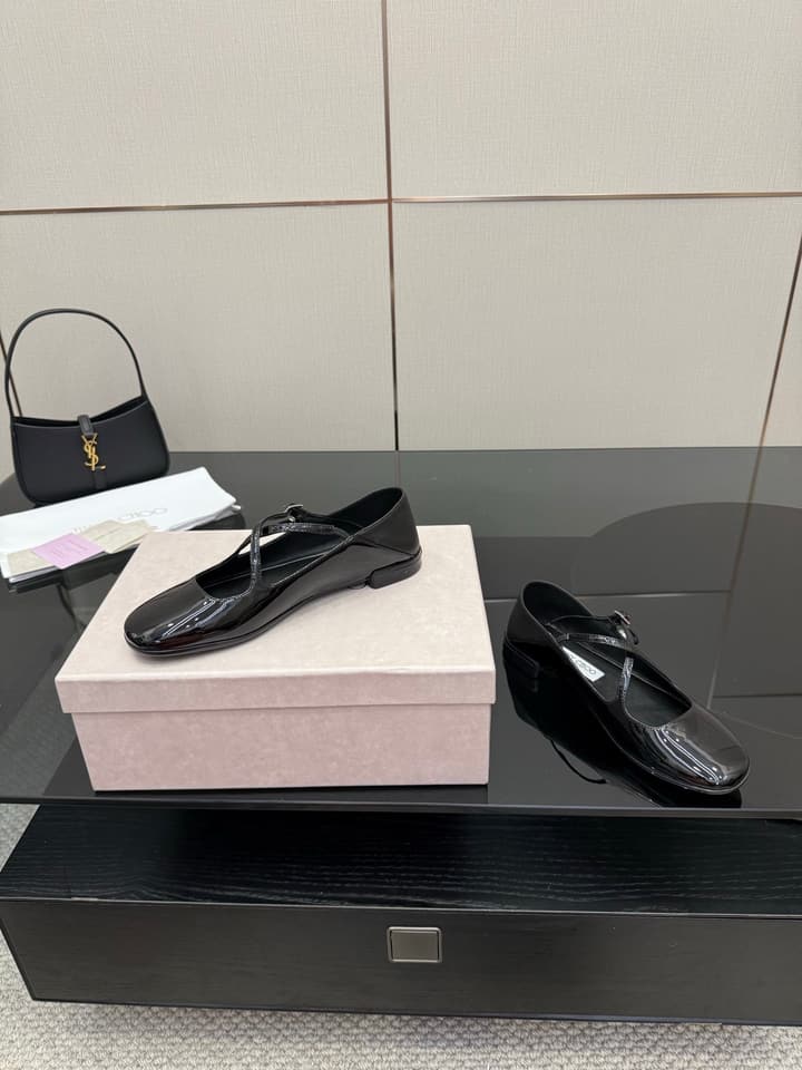 Jimmy Choo Patent Leather Ballerina Flats – 25SS in Black Patent