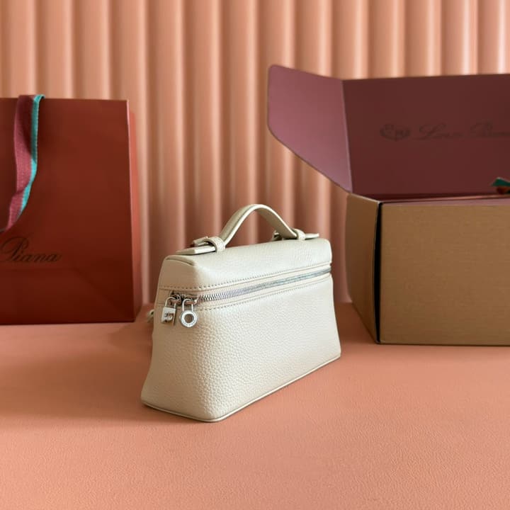 Loro Piana Extra Pocket L19 Handbag in Caramel Leather