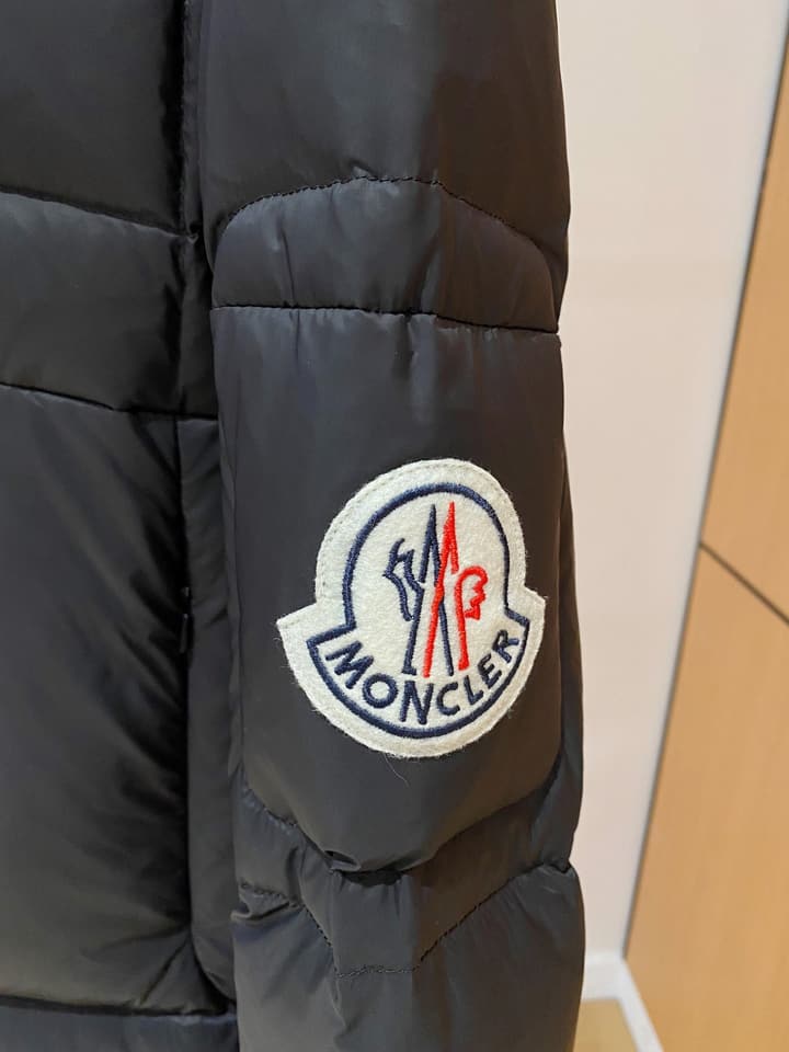 Moncler Designer Down Jacket – 2025 Latest Model in Dark Gray/black With Blue Lining