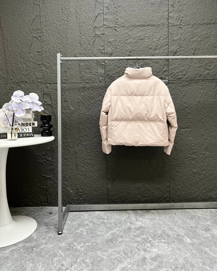 Canada Goose Grandview Black Label Short Down Jacket – FW24 in Blush Pink
