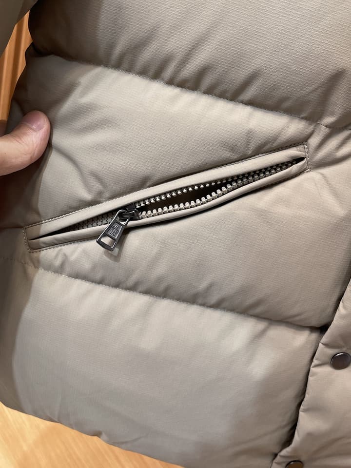 Moncler Designer Structural Down Jacket – 2025 Latest Model in Light Taupe Down Jacket