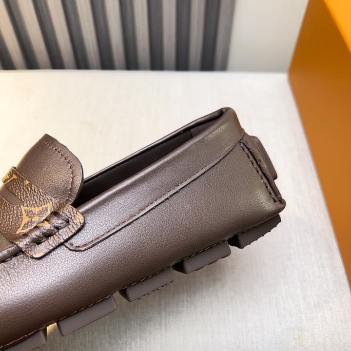 Louis Vuitton Pebbled Leather Driving Shoes in Black Textured Leather