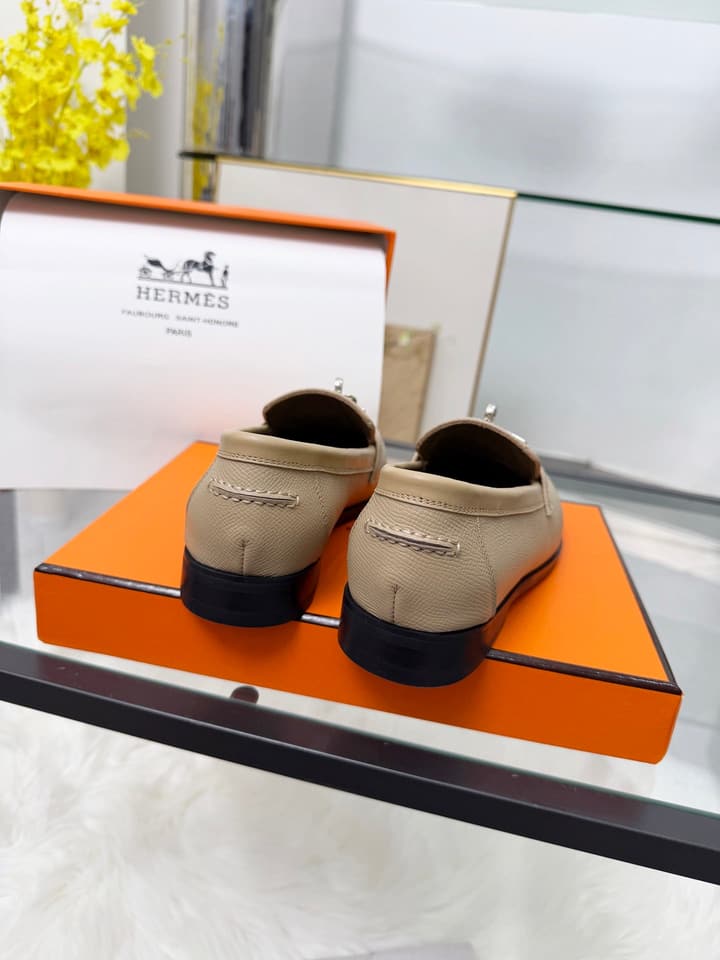 Hermès Classic Leather Sole Sandals in Black Smooth