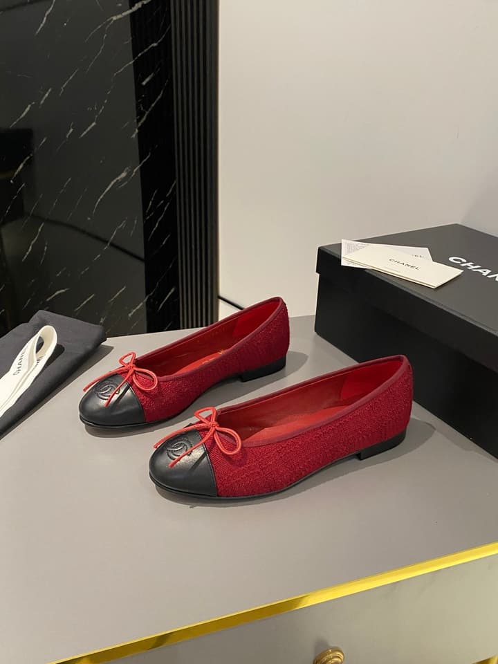 Chanel Classic Ballet Flats in Shiny Black