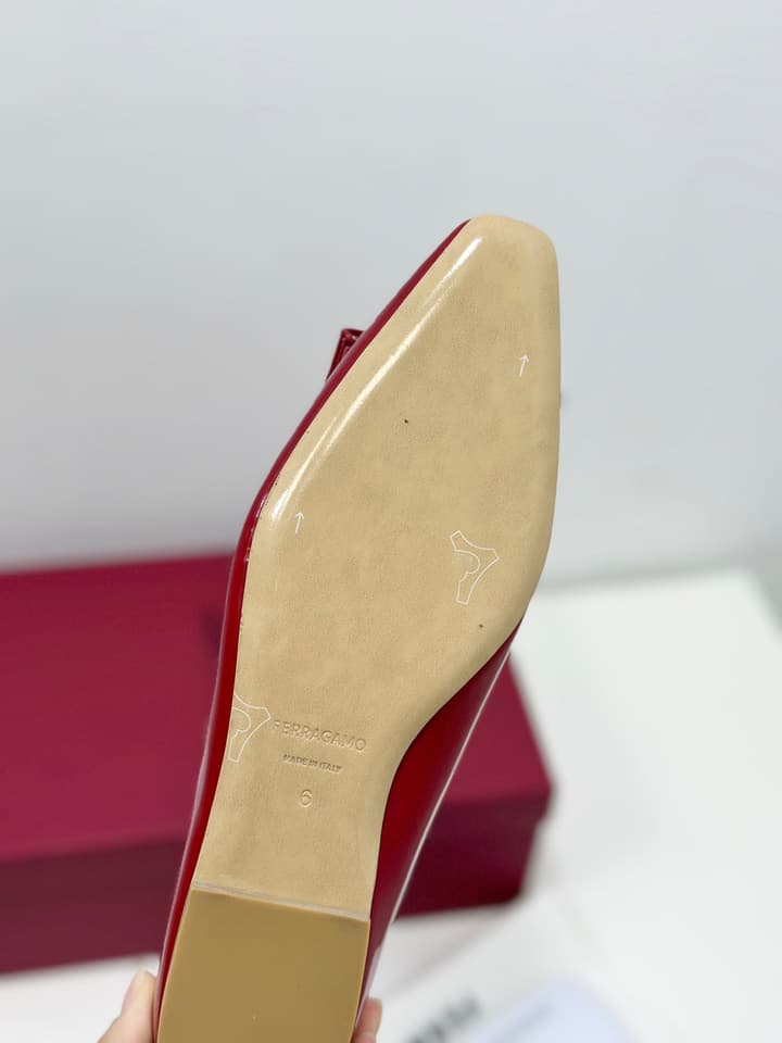 Ferragamo Vara Patent Leather Square Toe Pumps in Black Patent Leather (1cm Heel)