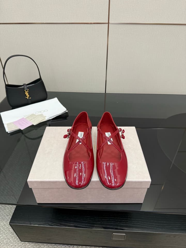Jimmy Choo Patent Leather Ballerina Flats – 25SS in Black Patent