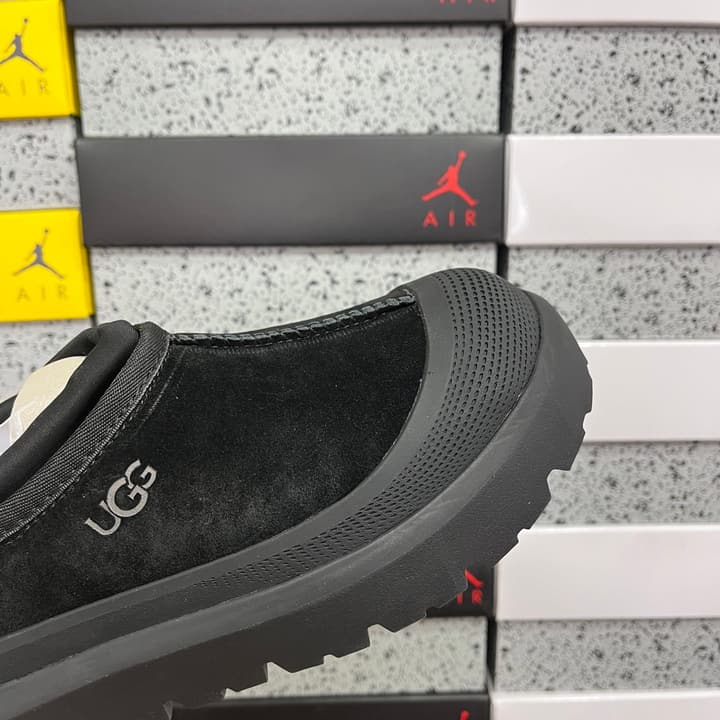 UGG Platform Low-Cut Snow Boots in Black Suede Slip-on