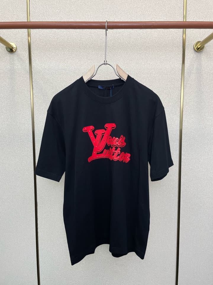 Louis Vuitton Men's Casual Short-Sleeve T-Shirt in Black