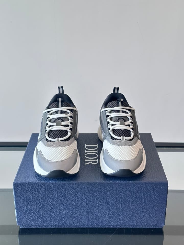 Dior B22 Retro Jogging Sneakers in Black And White Oblique