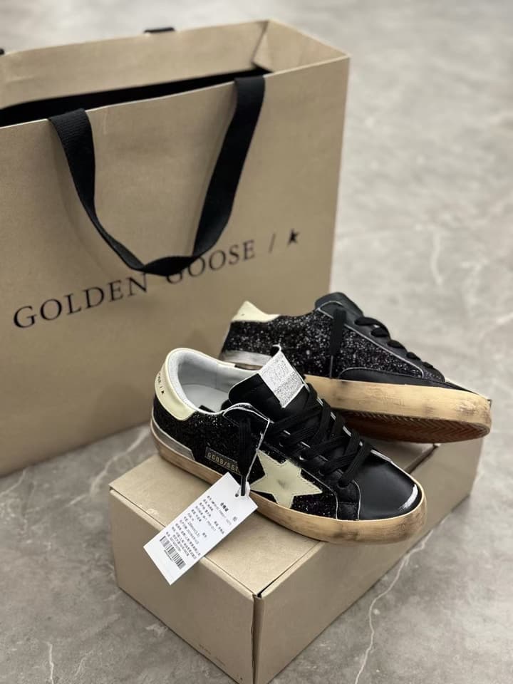 Golden Goose Superstar Distressed Sneakers – 2024 New Style in Black Suede With White Star