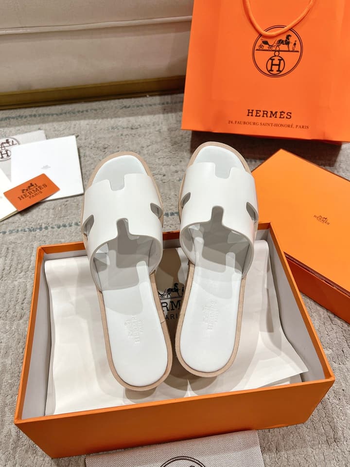 Hermès 2024 Spring/Summer Wedge Sandals – 2024 Spring/Summer Collection in White Leather