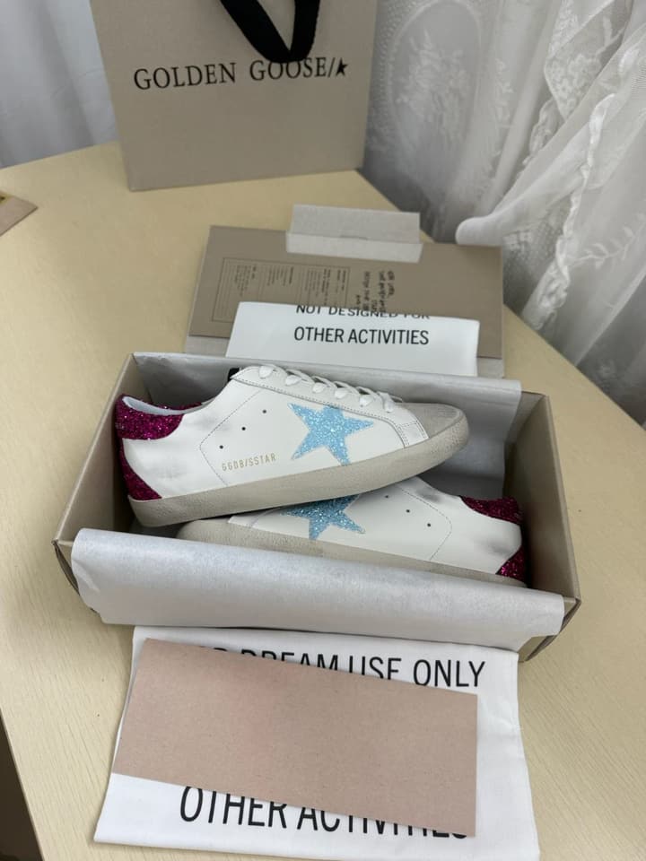 Golden Goose Super Star Leather Sneakers in Black Star Black Heel