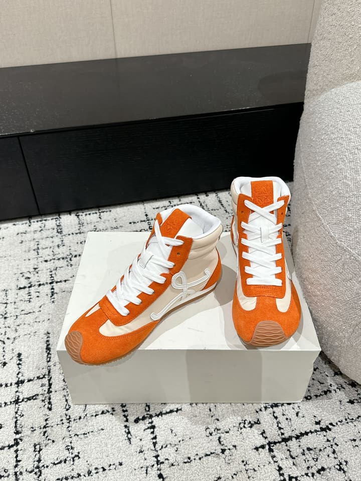 Loewe Flow Runner 2.0 Runway Sneakers – 25SS in All White With Gum Sole