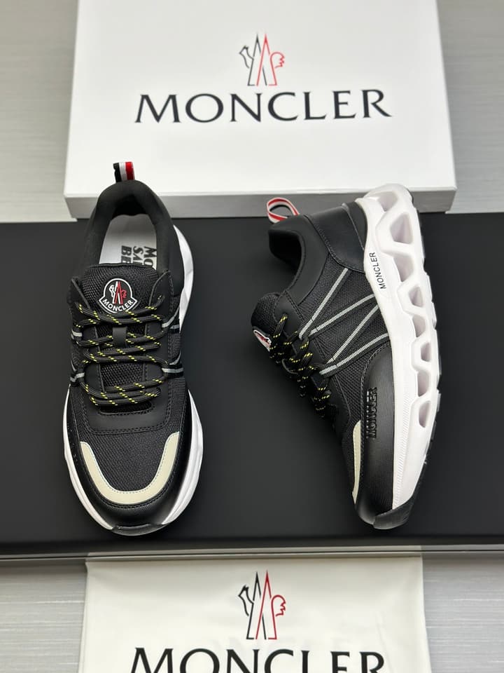 Moncler Trailgrip GTX Performance Running Shoes in Black