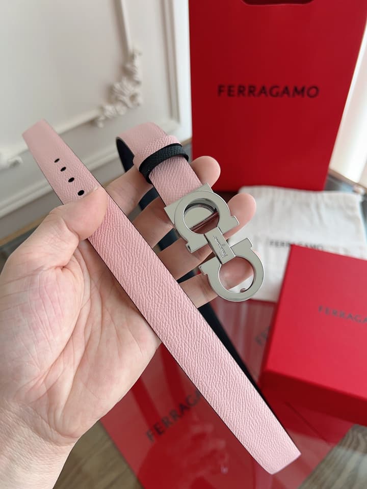 Ferragamo Women's Reversible Leather Belt in Black With Silver Buckle
