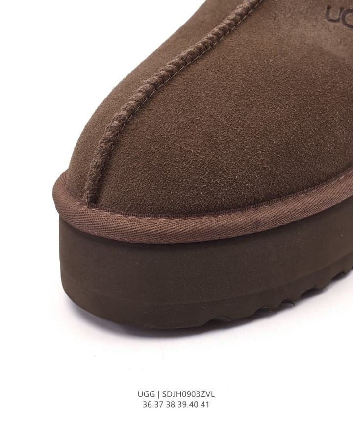 UGG Tire-Sole Snow Slippers in Black