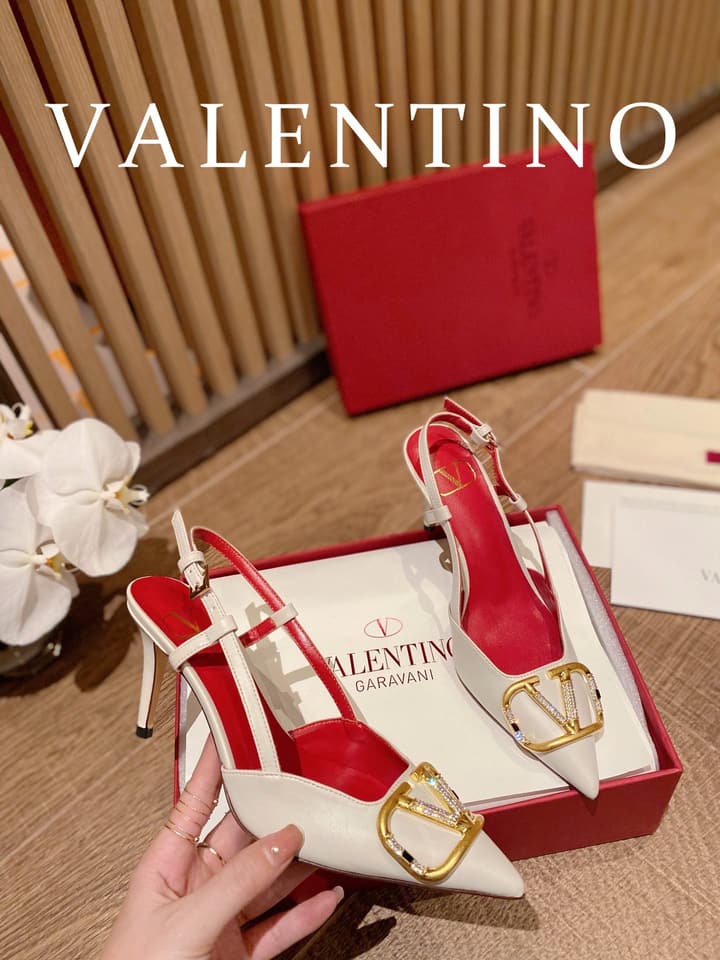 Valentino VLogo Signature Leather Pumps – 2022 Collection in Glossy Black With Red Lining