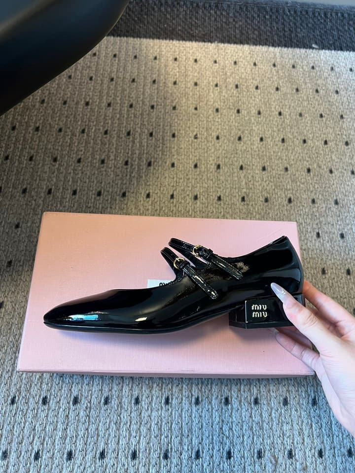 Miu Miu Pointed Toe Mary Jane Block Heels in Patent Black