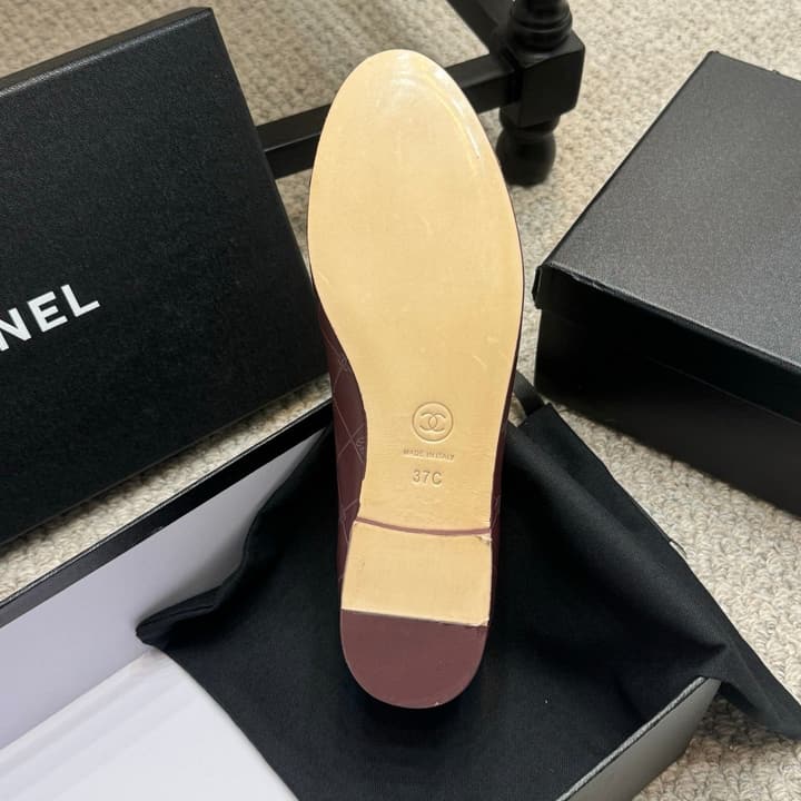 Chanel Classic Round-Toe Ballet Flats – Spring/Summer Collection – 25SS in Burgundy