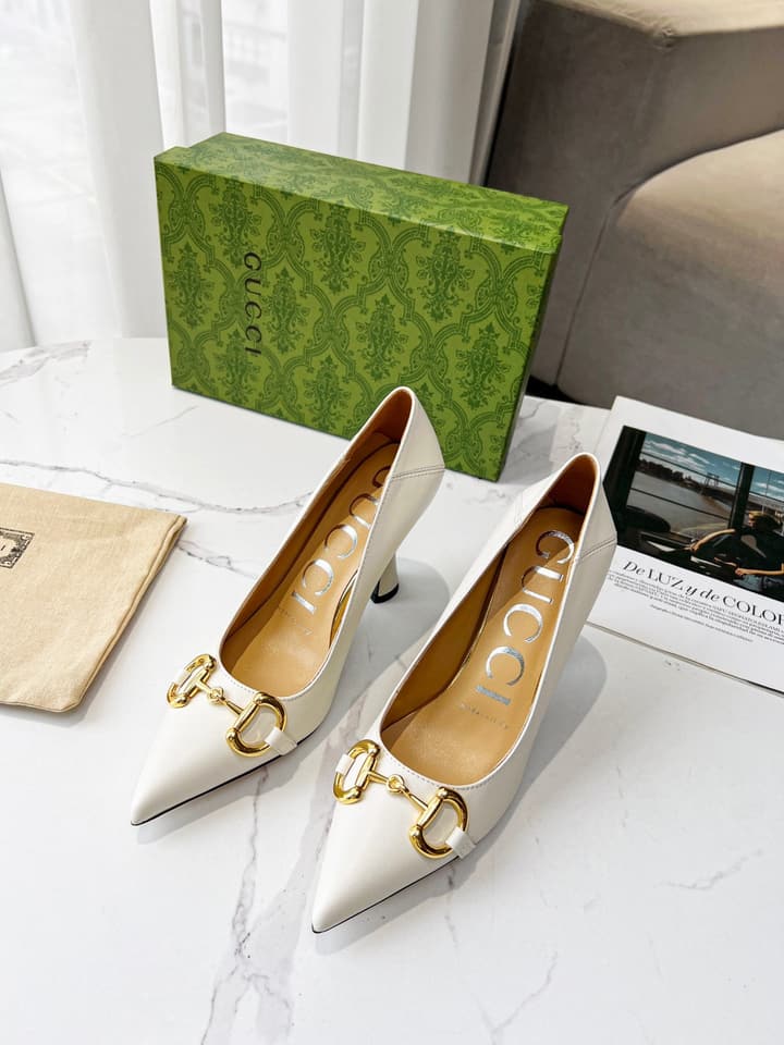 Gucci Horsebit Pointed Pumps – Early Spring Collection in Black