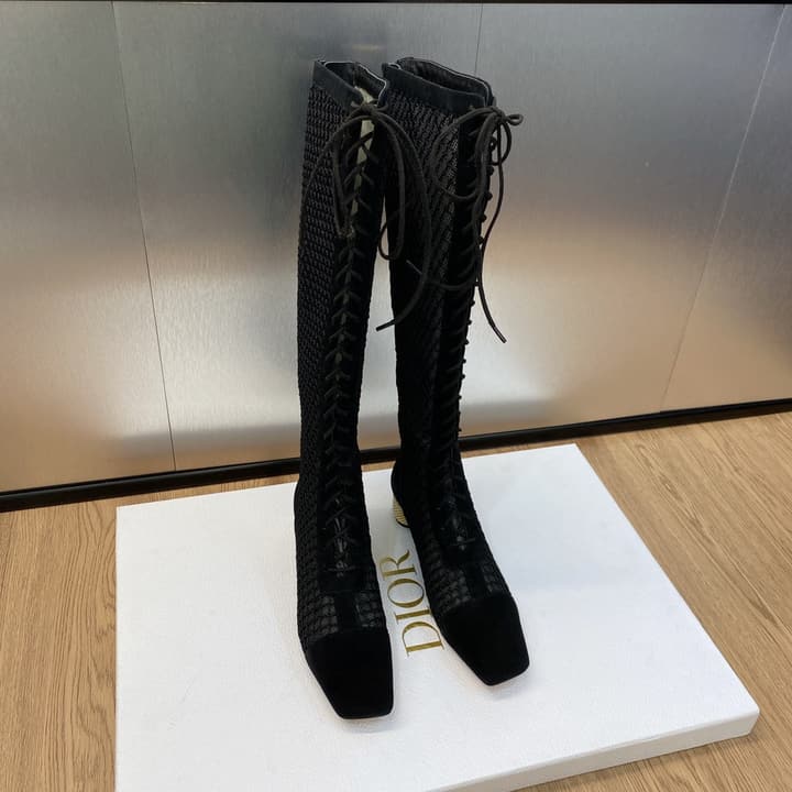 Dior Naughtily-D Metal Pearl Heel Knight Boots – 2023 Runway Haute Couture Collection in Black
