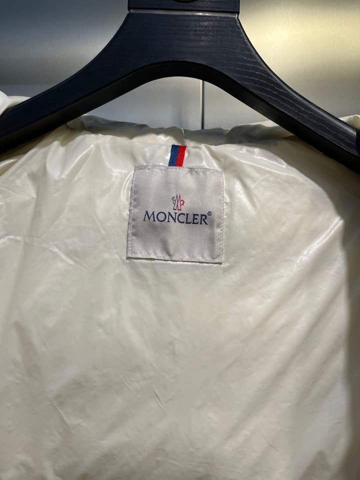 Moncler Maya Short Down Jacket – Kids Collection in Cream White