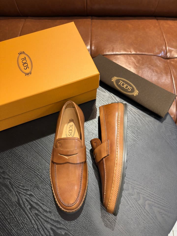 Tod's Gommino Calfskin Loafers in Charcoal Suede