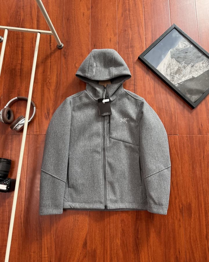Arc'teryx Sawyer Wool Hoody Softshell Jacket in Dark Gray