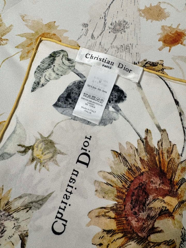 Dior Daisy Reversible Silk Twill Scarf – 2025 Spring Collection