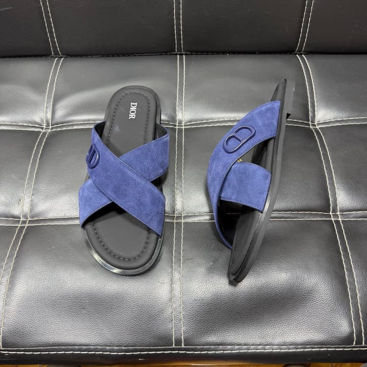 Dior Men's Pebbled Leather and Suede Slides – Spring/Summer Collection 2025 in Black Pebbled Leather Cross Strap