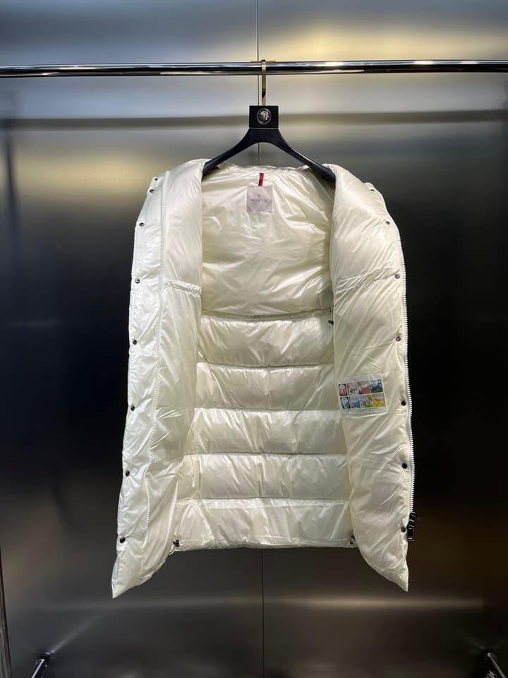 Moncler Cavettaz Long Down Jacket in Black Laqué