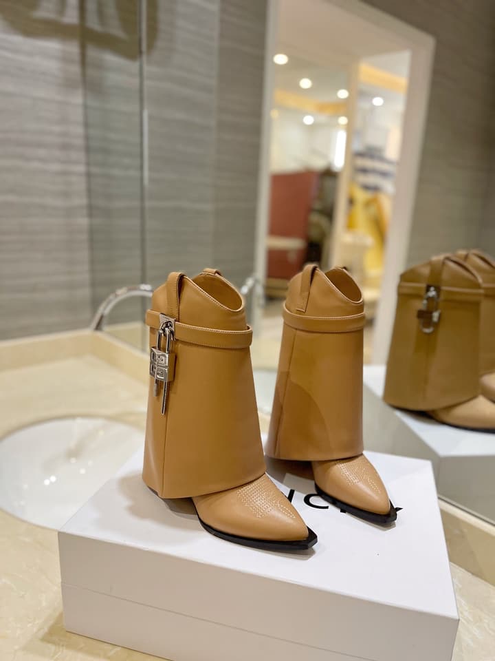Givenchy Embroidered Lock Ankle Boots – 2023SS in Blush Leather
