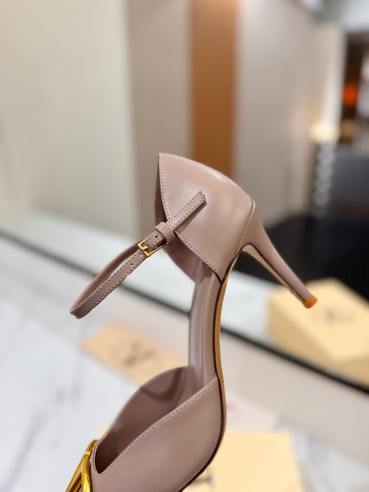 Valentino Garavani VLogo Signature Slingback Sandals in Classic Black